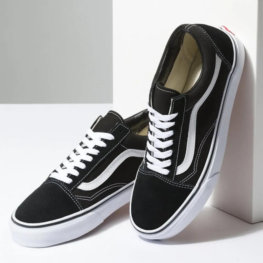 Core Classic Old Skool Black VN000D3HY281 215