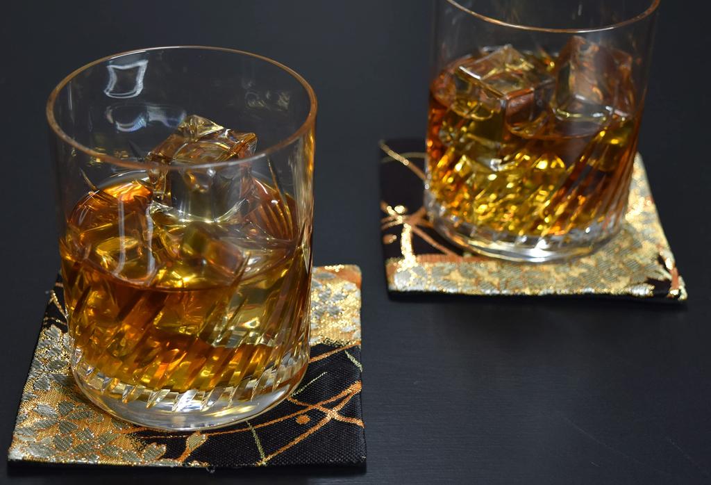 Set of 2 Japanese-style Brocade Kimono Coasters (Miyabi)