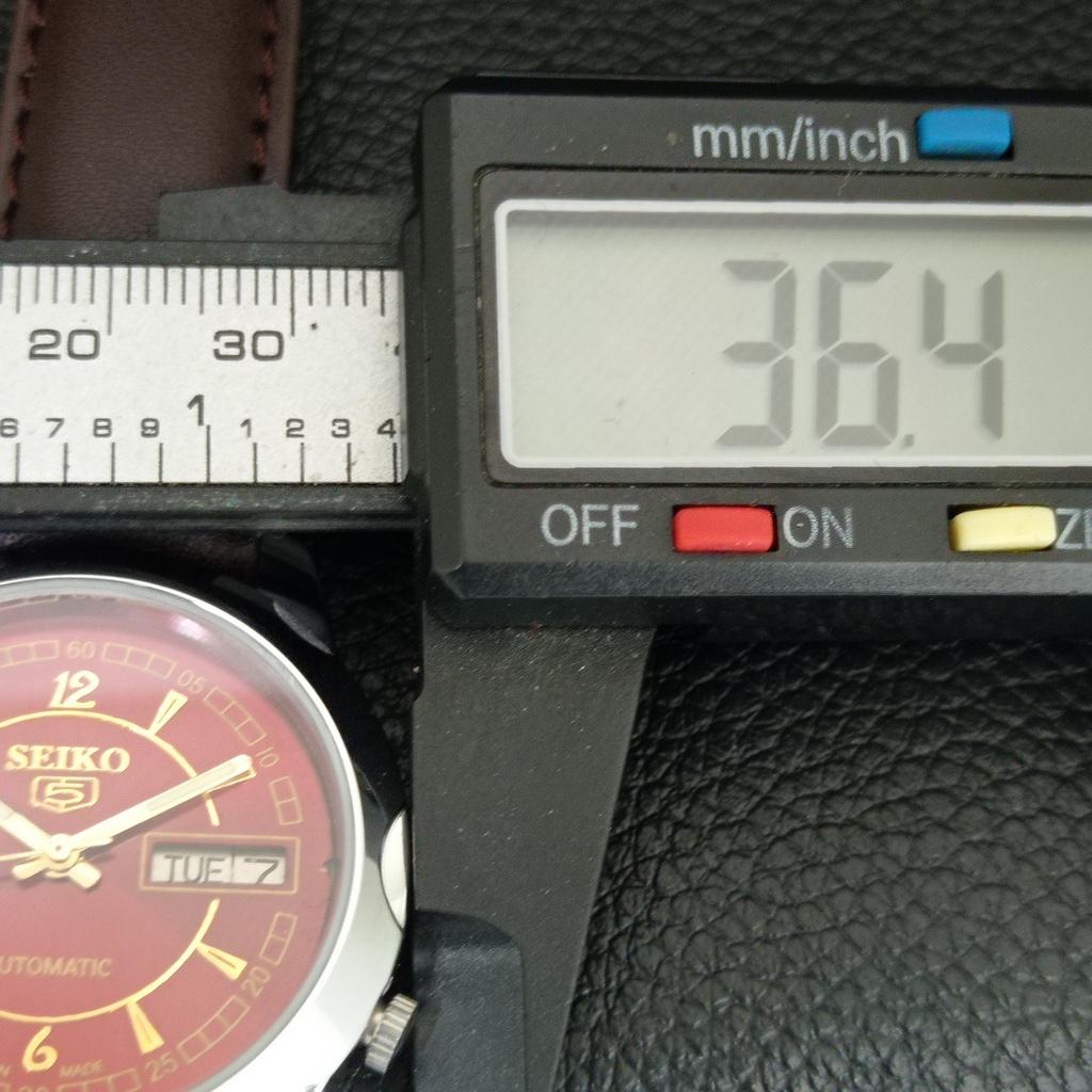 JAPAN VINTAGE REFURBISHED SEIKO 5 AUTOMATIC 7009A MENS RED DIAL WATCH a445548-1