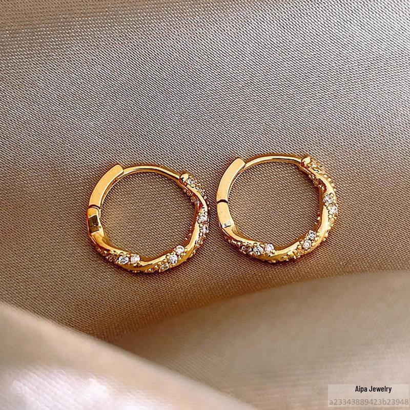 Elegant Twisted Copper Zircon Ear Cuffs: Light Luxury High-End Hoops, 2025 New Design.