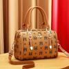 New fashionable and atmospheric women's versatile trendy pillow small bag autumn and winter popular women's shoulder messenger bag