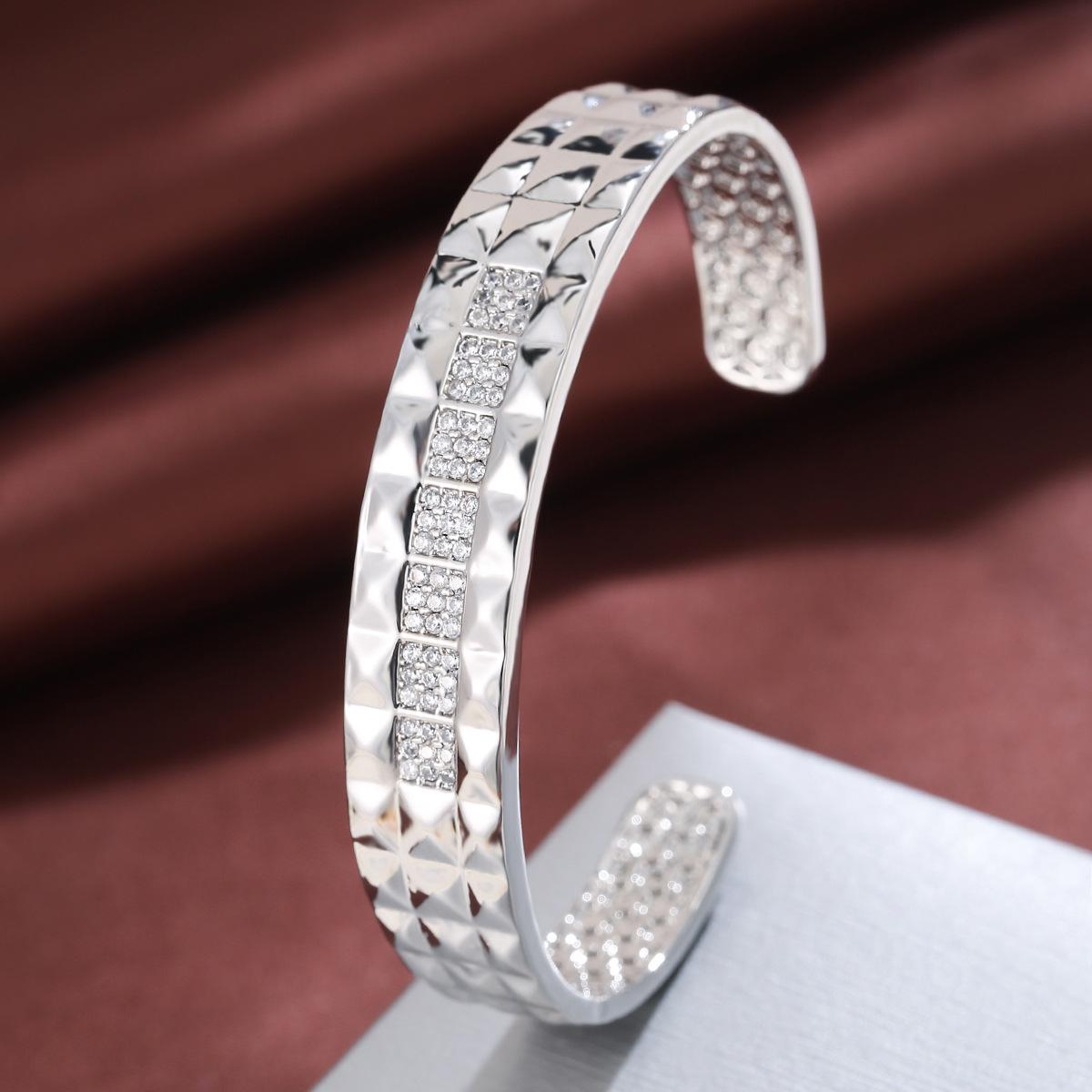 New Style Elegant and Simple Micro-paved Zircon Fashion High-end Jewelry Bracelet One Size(16-22CM)