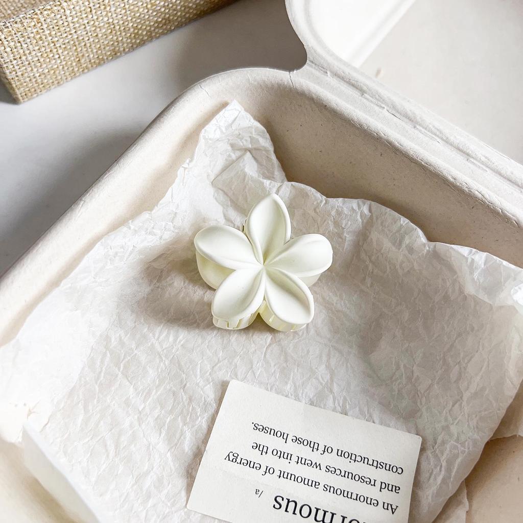 Pince à cheveux polyvalente en forme de requin floral givré pour queues de cheval et coiffures à moitié nouées