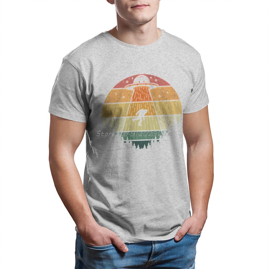 Retro Bigfoot Ufo Entführung Sasquatch Alien Geburtstagsgeschenk T-Shirt Herren T-Shirt Sommer Baumwoll-T-Shirt Tees Streetwear Harajuku