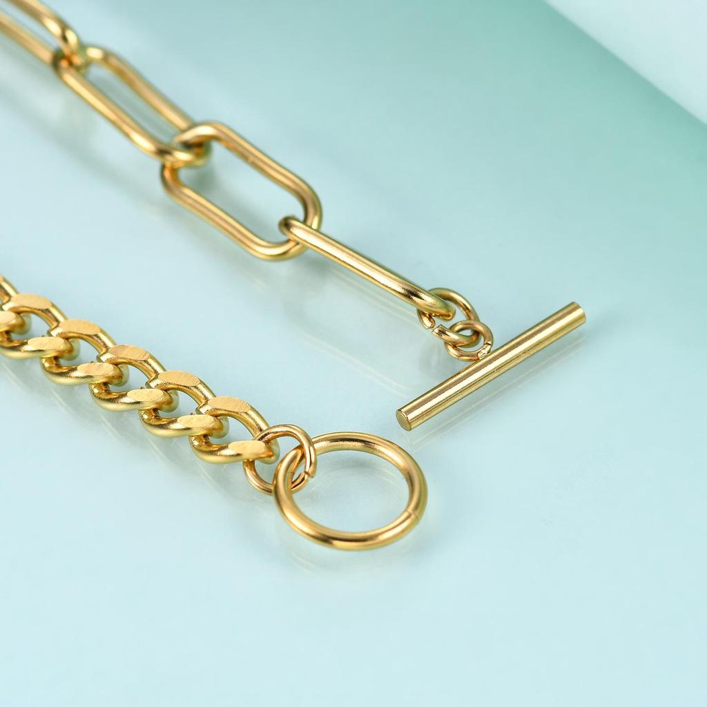 Elegant 7MM Round English Queen Coin Pendant Necklace with OT Buckle in Stainless Steel.