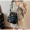 Xiaoxiangfeng rhombus chain backpack women's 2025 summer new fashion simple student bag high-end shoulder bag
