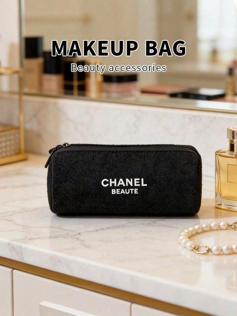 Borsa da Trucco Cilindrica CHANEL BEAUTÉ Nera, Astuccio Cosmetico a Zip Stile Penna, Accessorio Bellezza Marca di Lusso