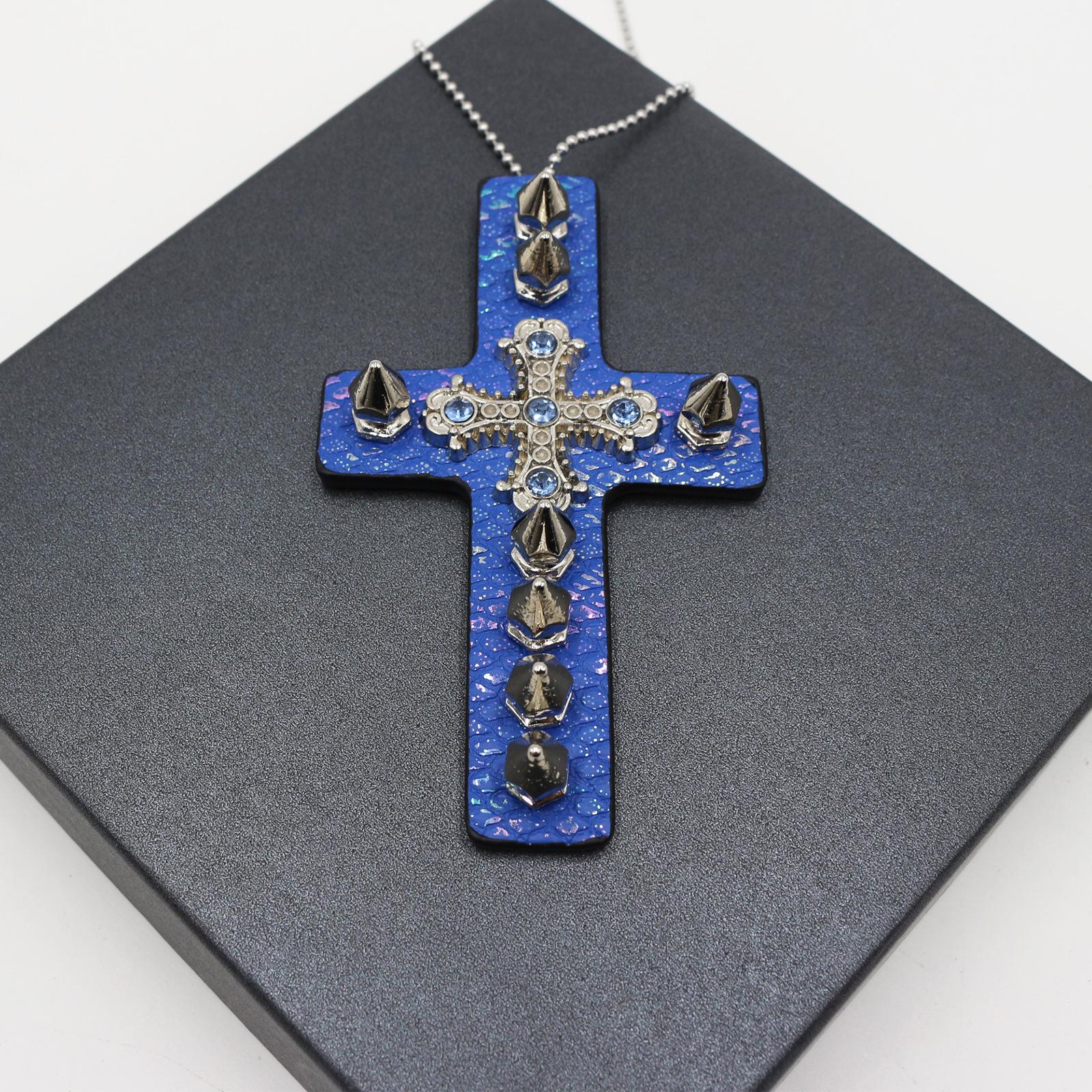 Y2K Spiked Choker: Cross Punk Rivet Leather Necklace for Millennial Hot Girl with a Lolita Vibe синий