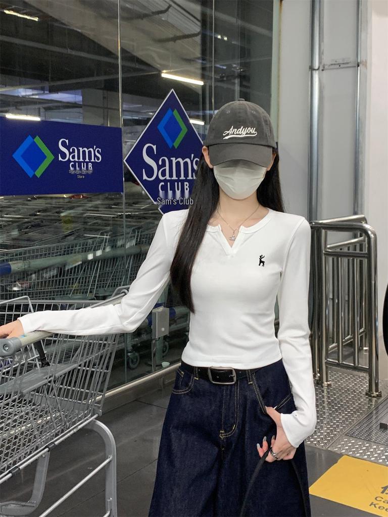 Elegant Korean Half-Open Collar Long-Sleeve Women's T-Shirt with Chic Embroidery Design for Autumn 2025