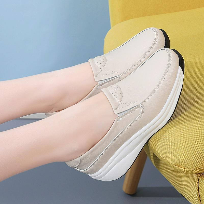Spring and Autumn Sports Shoes Women's Thick-soled Rocking Shoes Large Size Wedges Casual Mother Shoes Wedges