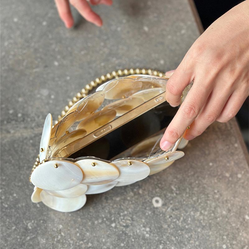 Luxury Banquet Bag Elegant Women's Hand-woven Beaded Natural Shell Bag Fashiable High-end Travel Shoulder Bag Creative Handbag