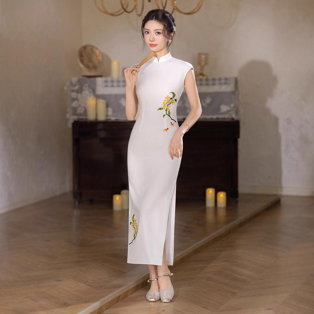 1011 spring and summer new white embroidered cheongsam women's high-end literary and retro new Chinese sleeveless daily young models