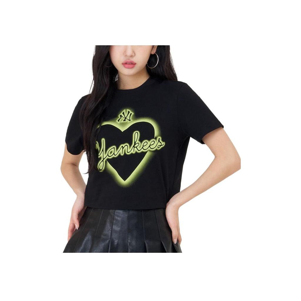 New MLB SS23 Heart Series Regular T Shirt Women's Black 3FTSH0243-50BKS