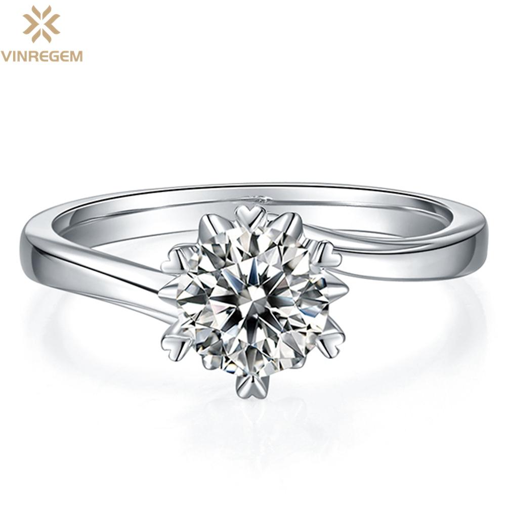 

Vinregem, 100% стерлинговое серебро 925 пробы, пройденное тестирование, с бриллиантом VVS1 3EX 1 CT, настоящий муассанит, цвет D, кольцо с драгоценным камнем, обручальное ювелирное изделие US 4.5-1 CT белый