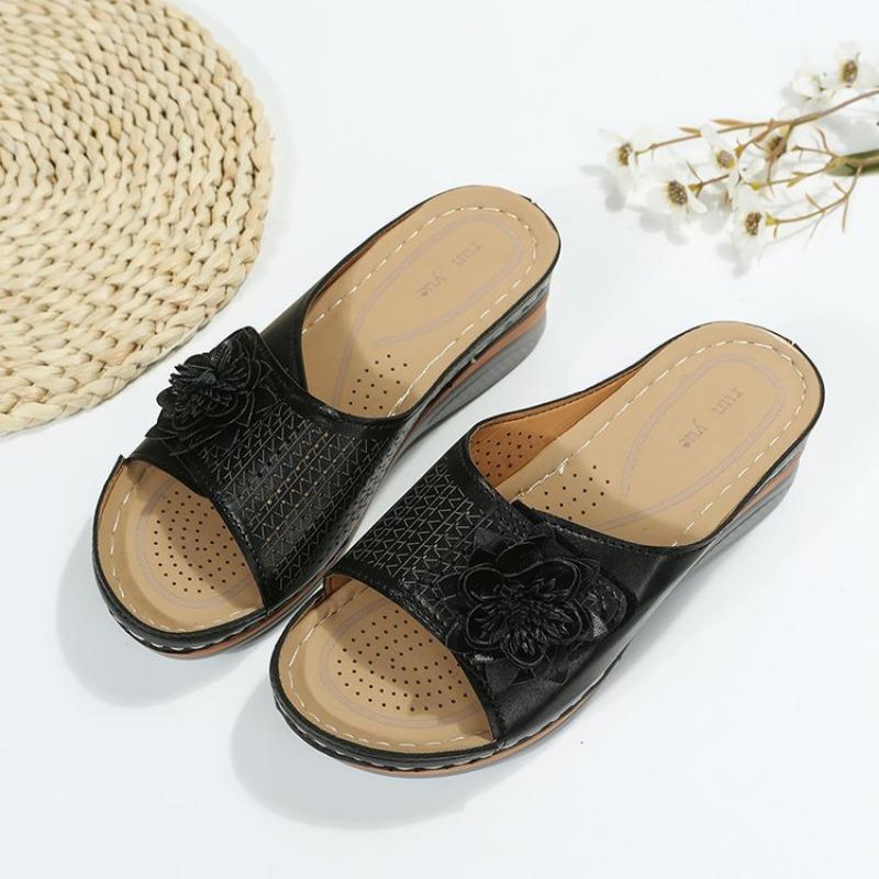 Don't Buy Slippers Indiscriminately. This Trendy Slipper Is Comfortable and Breathable T-shaped Wedge Heel Rubber Low Heel.