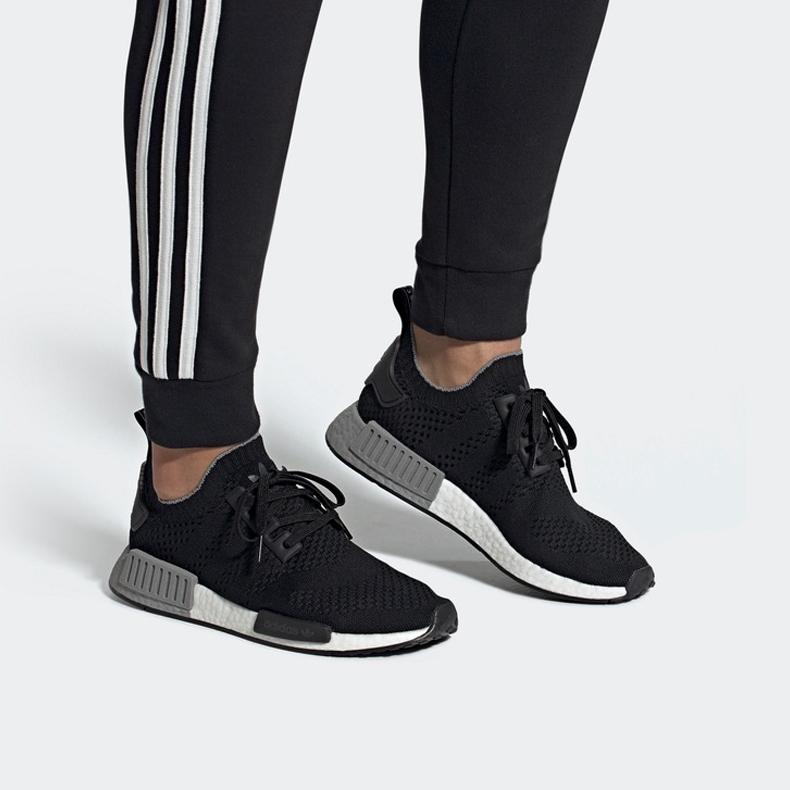 adidas NMD_R1 Primeknit 'Two Tone Boost - Schwarz' EE5075