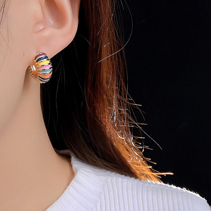 Elegante Retro Drip Oil Dopamin Ohrringe: Bunte & vielseitige Kreis-Ohrclips für einen luxuriösen Touch