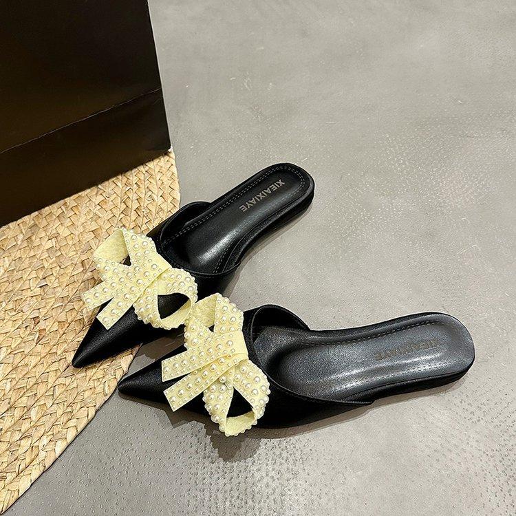 Retro pointed slippers flat-bottomed bag head 2025 summer new pearl one-word bow sandals women's shoes