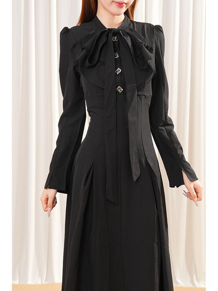 Hepburn Style Black Waist-Defining Gothic Long Dress with Peter Pan Collar