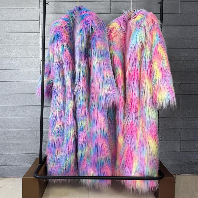 Giacca in finta lana jacquard colorata con pelliccia soffice da spiaggia, cappotto invernale da donna con colletto a revers esteso in finta pelliccia