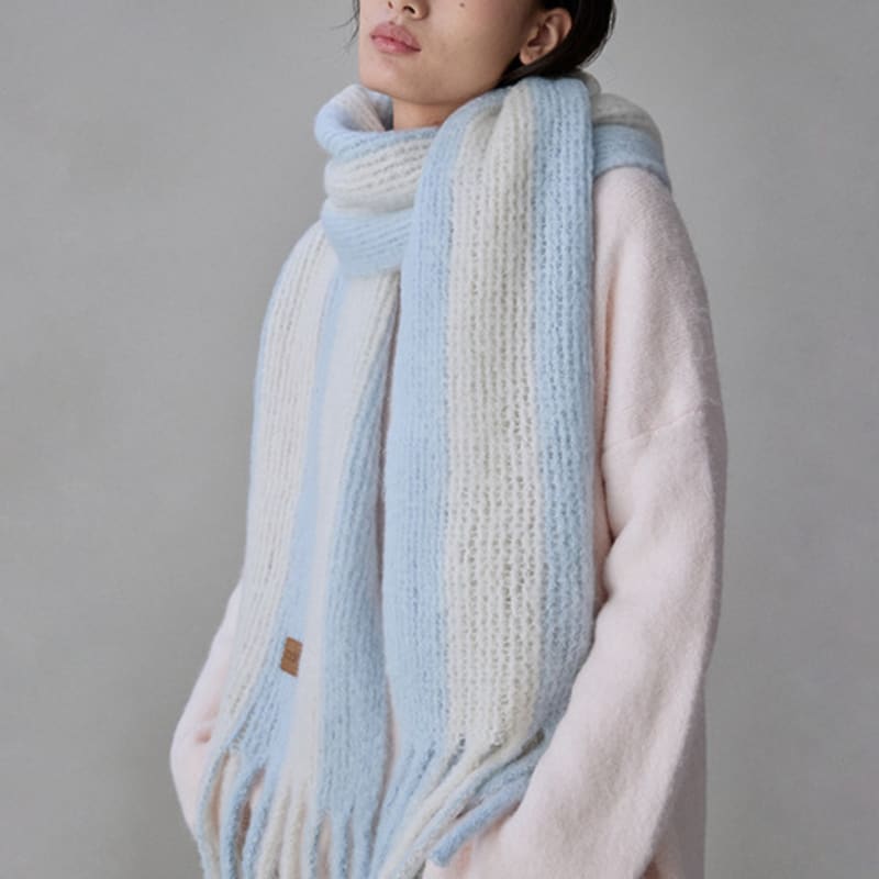 COQUET Teddy Stripe Emblem Muffler Sky Blue