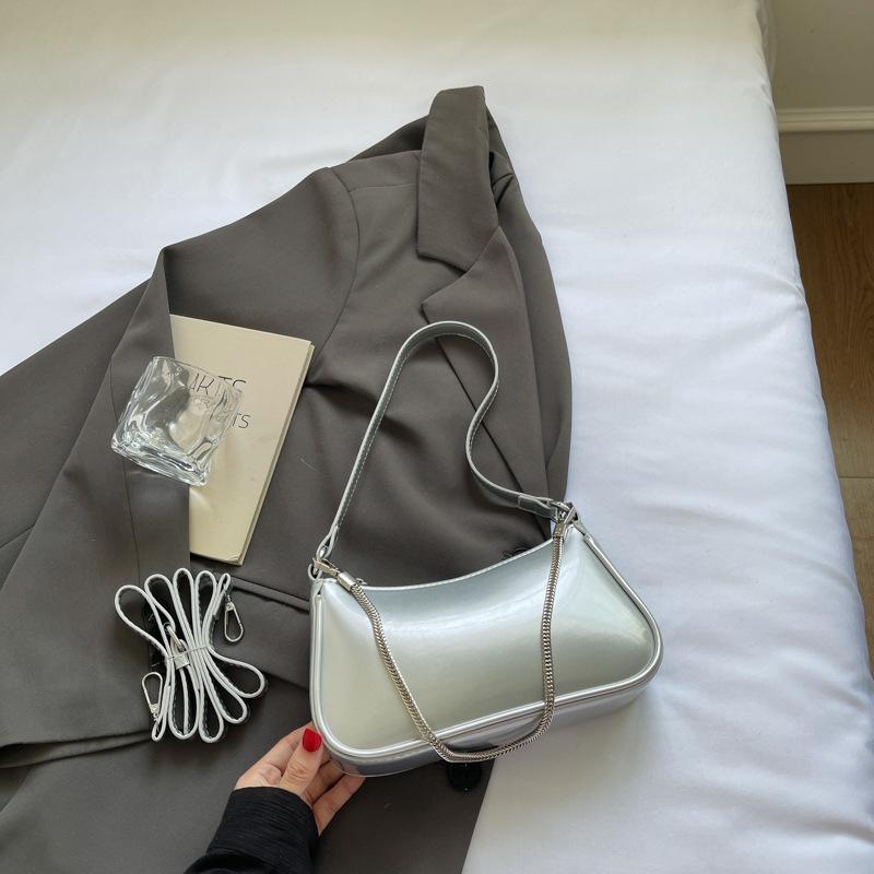 Korean version of simple high-value shoulder bag 2025 summer new chain fashion underarm popular hand carry messenger women's bag