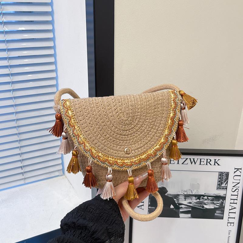Плетеная соломенная сумка в этническом стиле с кисточками, новая женская сумка для ручной переноски, сумка-конверт, высококачественная плетеная сумка-мессенджер с кисточками