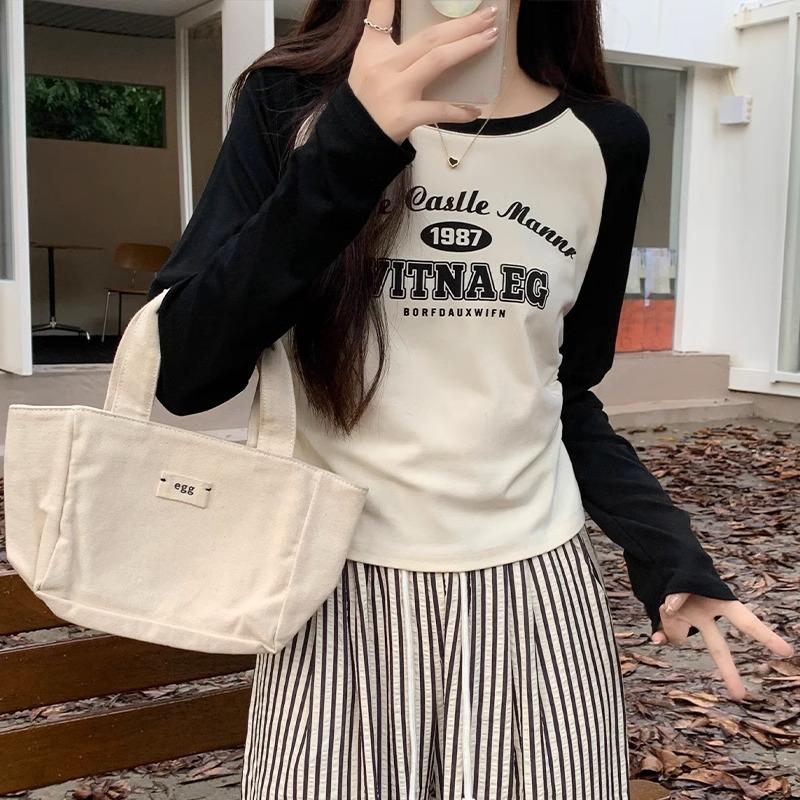 Designed contrasting letter print round neck long-sleeved T-shirt for women in early autumn with patchwork waist and short inner-layer top