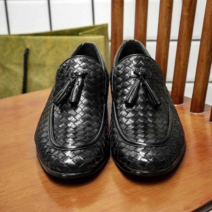 Fashion Top Quality Weave Pattern Full Grain Leather Men Business Wedding Dress Shoes Slip On Tassel Elegant Men Leather Formal Loafers
