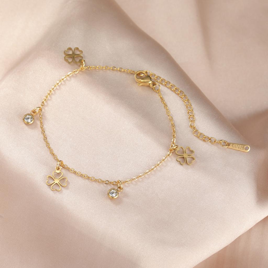 Simple Hollow Heart Four Leaf Clover Pendant Bracelet Fashion Versatile Women Jewelry