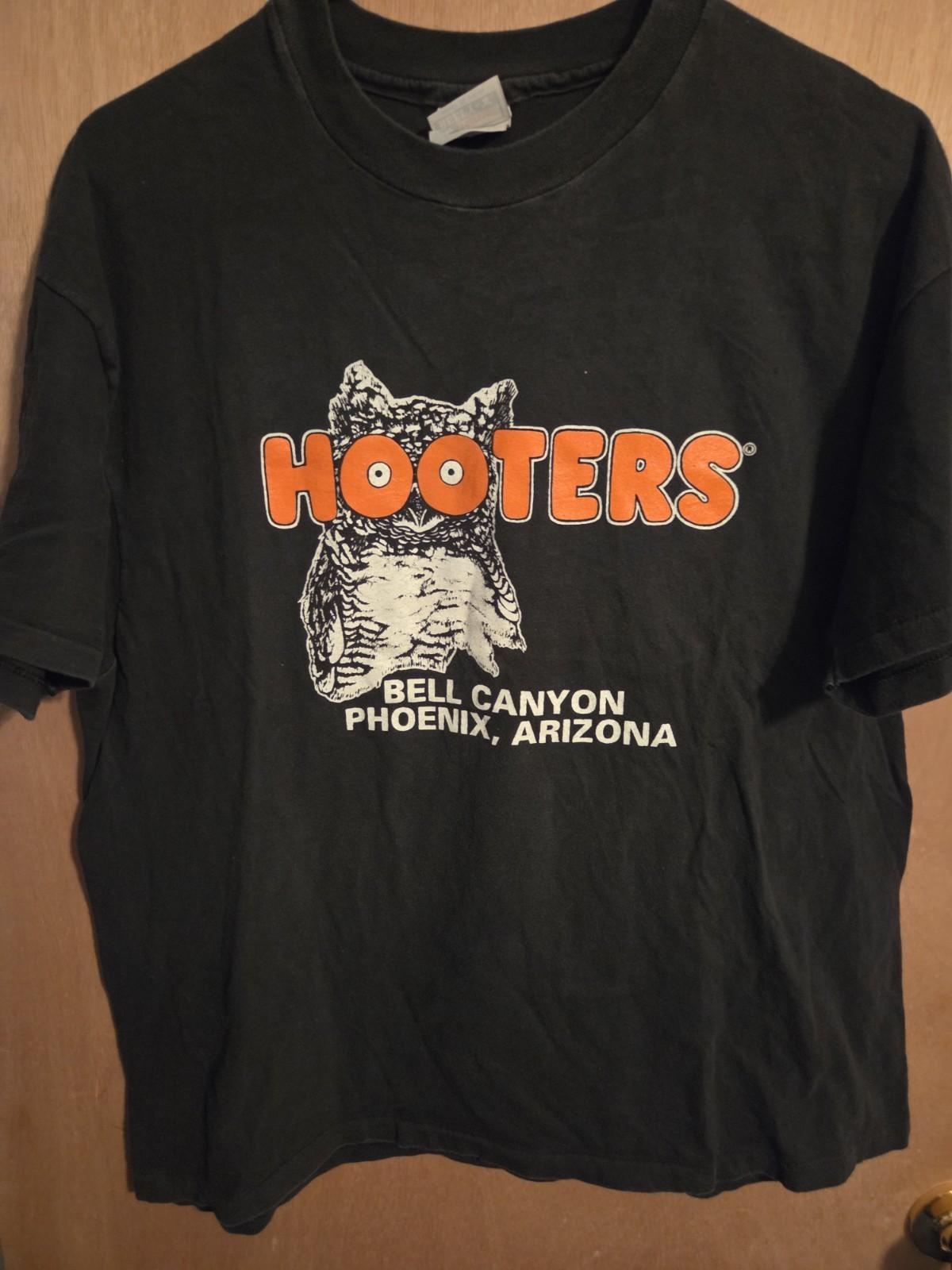 Hooters 90s Single Stitch Shirt Size Xl Hanes Unisex T-Shirt S