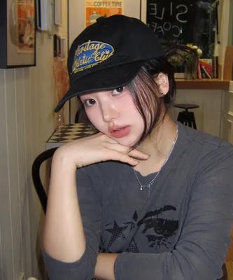 Yunibeoseugameonteu Universe Signed Washed Ball Cap_Black