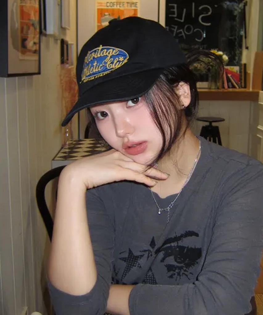 Yunibeoseugameonteu Universe Signed Washed Ball Cap_Black