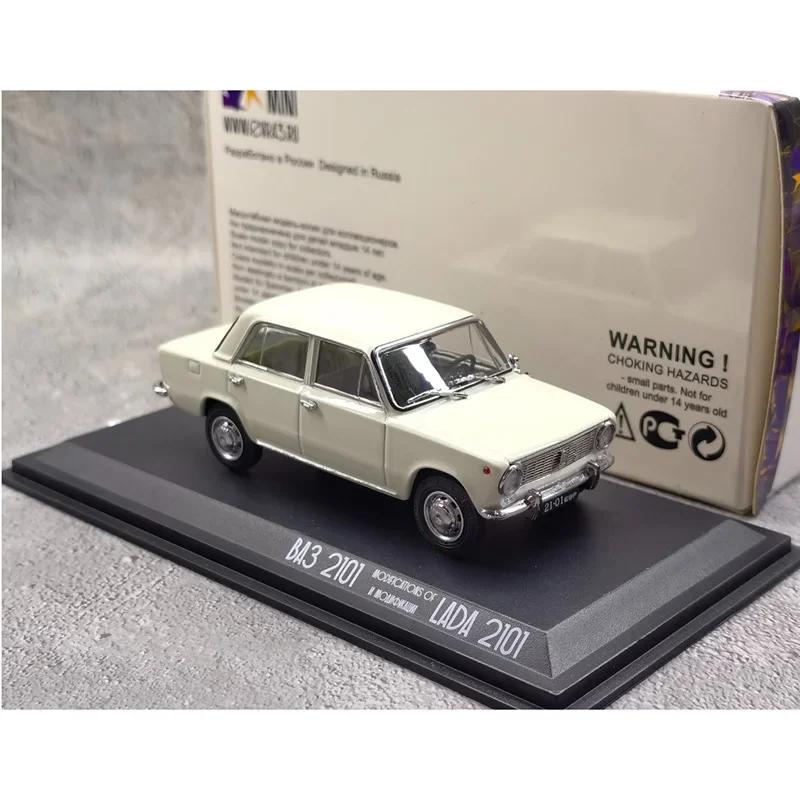 Diecast 1/43 Scale LADA BA3 2101 Alloy Car Model Souvenir Static Display Ornaments Vehicle Collection EVR43 Holiday Gifts Toy