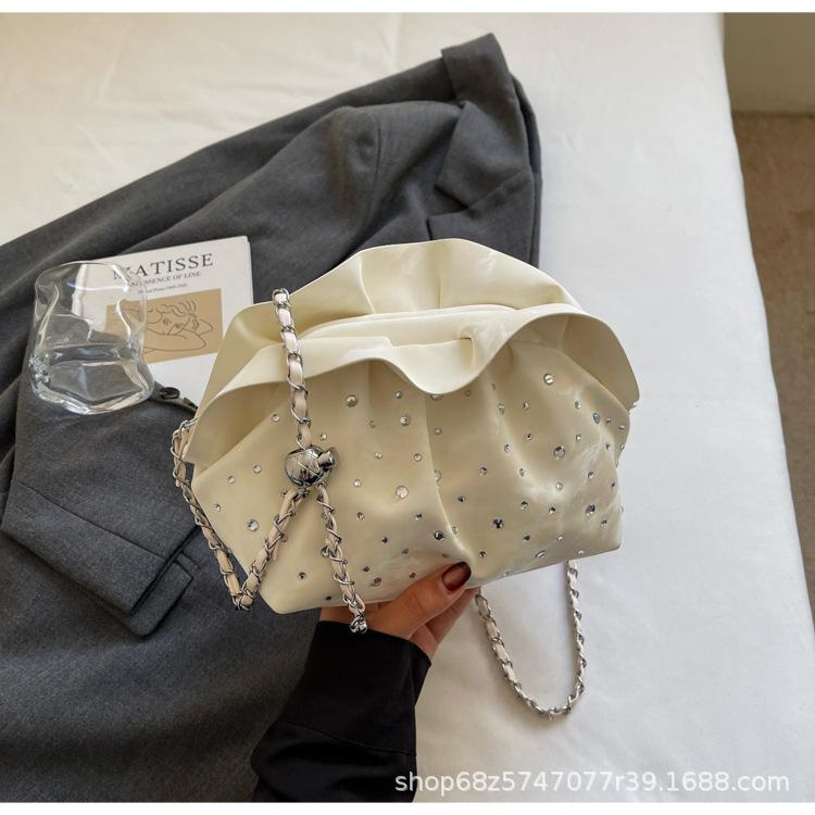 2025 Summer New Shoulder Large Capacity Fashion Lightweight Shoulder Bag Going Out Casual Pleated Messenger Bag Chain Bag