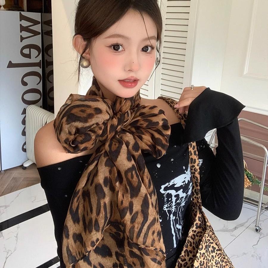 American Hot Girl Retro Leopard Pattern Scarf Pure Desire Style High-end Long Shawl Personality Atmosphere Thin Printed Scarf
