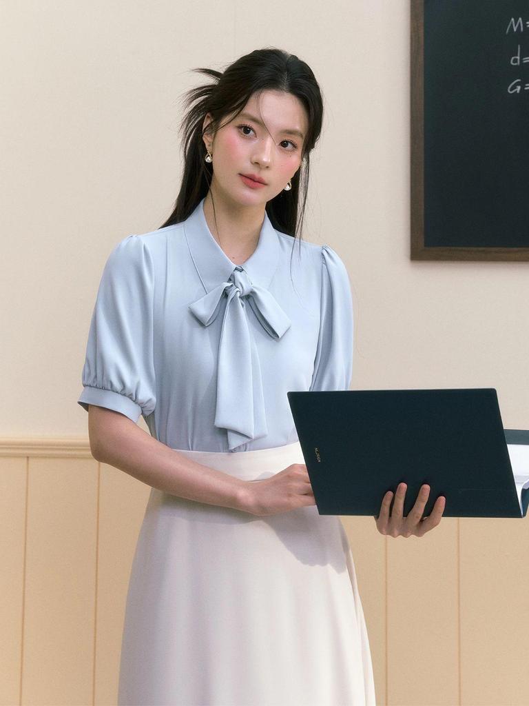 Women's Chiffon Short-Sleeve Formal Shirt - Elegant, Professional, Summer Top