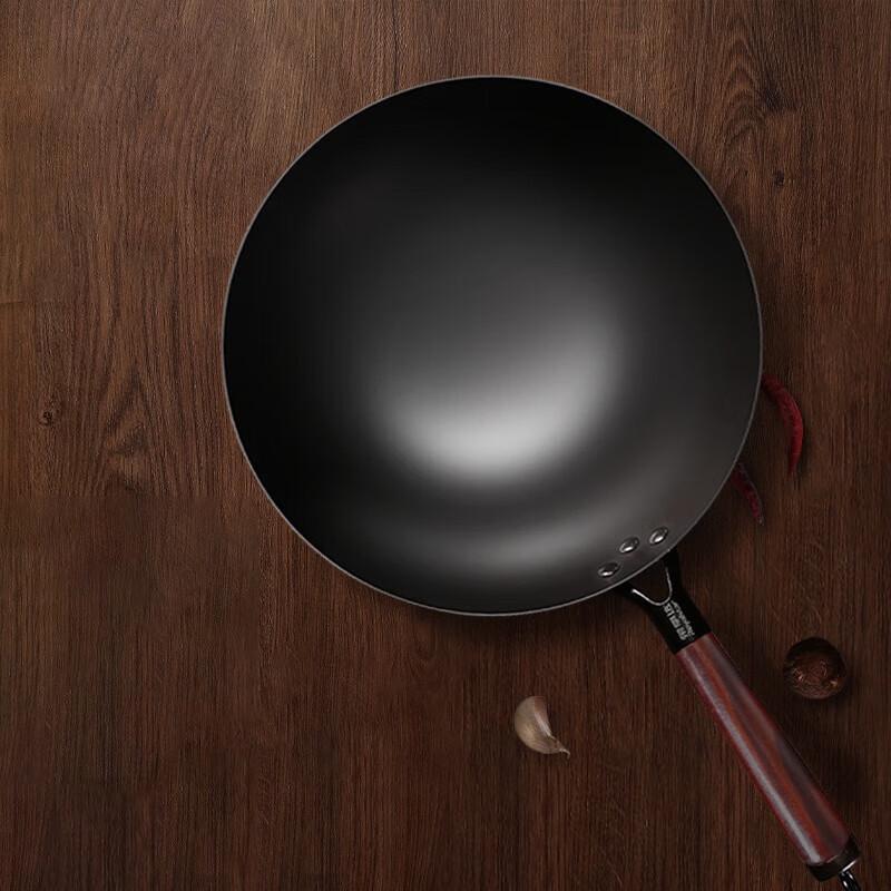 Royalstar Traditional Cast Iron Wok