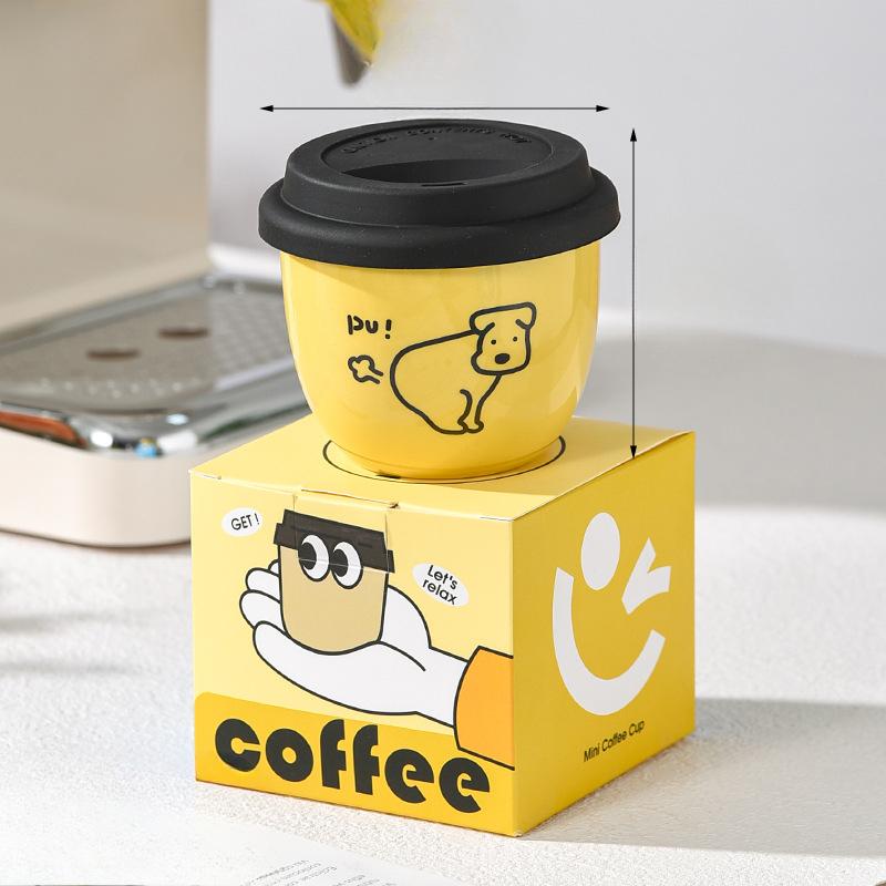 

Желтая рука держит чашку керамическая с крышкой чашка для питья кофе подарок для мальчика смешной пара дудл щенок маленькая чашка 245ml