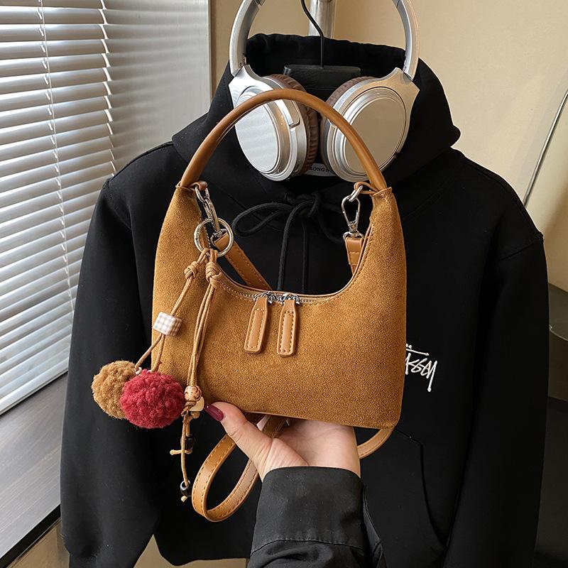 Premium Sense Niche Bag Women's Autumn and Winter 2025 New Matte Retro Shoulder Messenger Bag Ins Portable Dumpling Bag