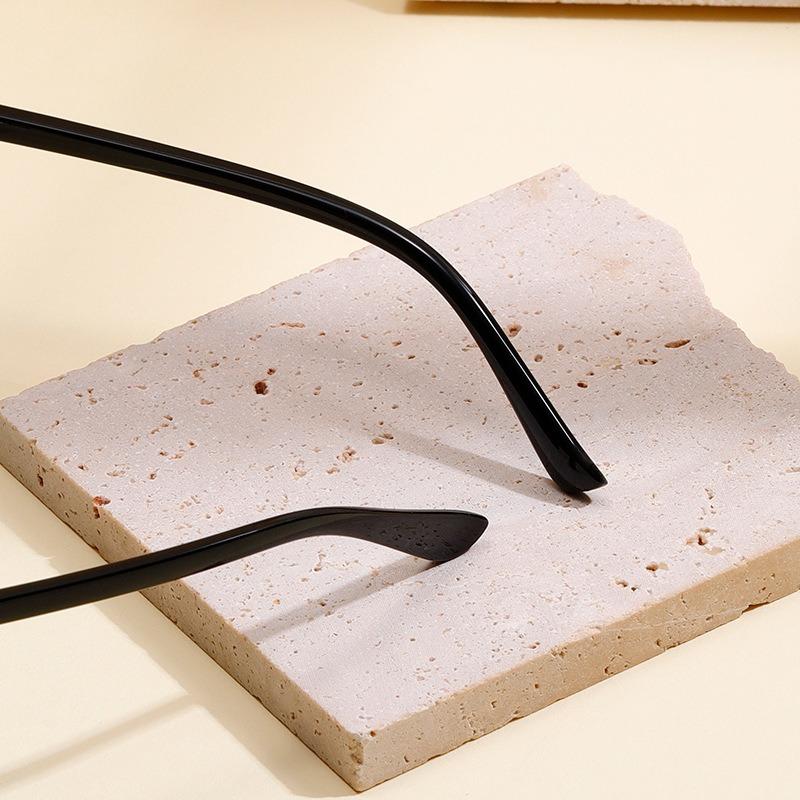 New Ins Popular Cat Eye Sunglass Women Brand Designer Polarized Oval Mirror Sun Glasses for Ladies Party Shopping Eyeglasses