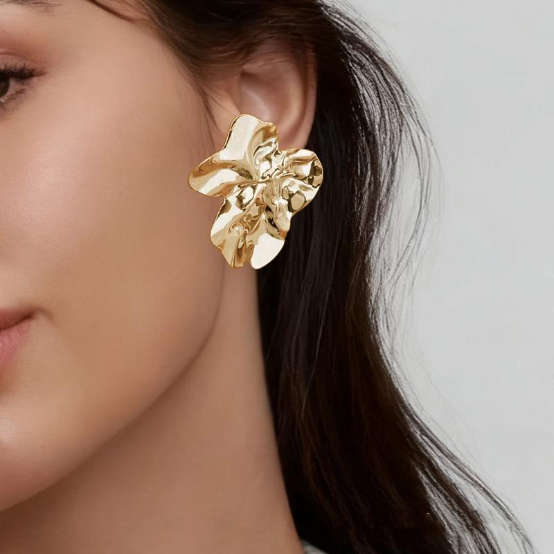 

Cold wind fashion trend irregular earrings women s retro temperament gold stud earrings earrings імбирний