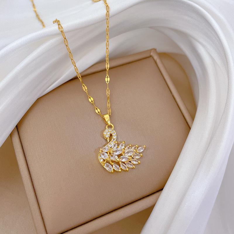Titanium Steel Swan Pendant Clavicle Necklace - Korean Simple Style with Full Diamond Accents for Women