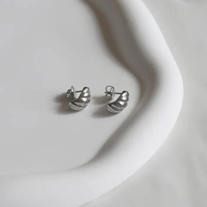 _JJ25 Surgical Steel Wave Tear Drop Earrings