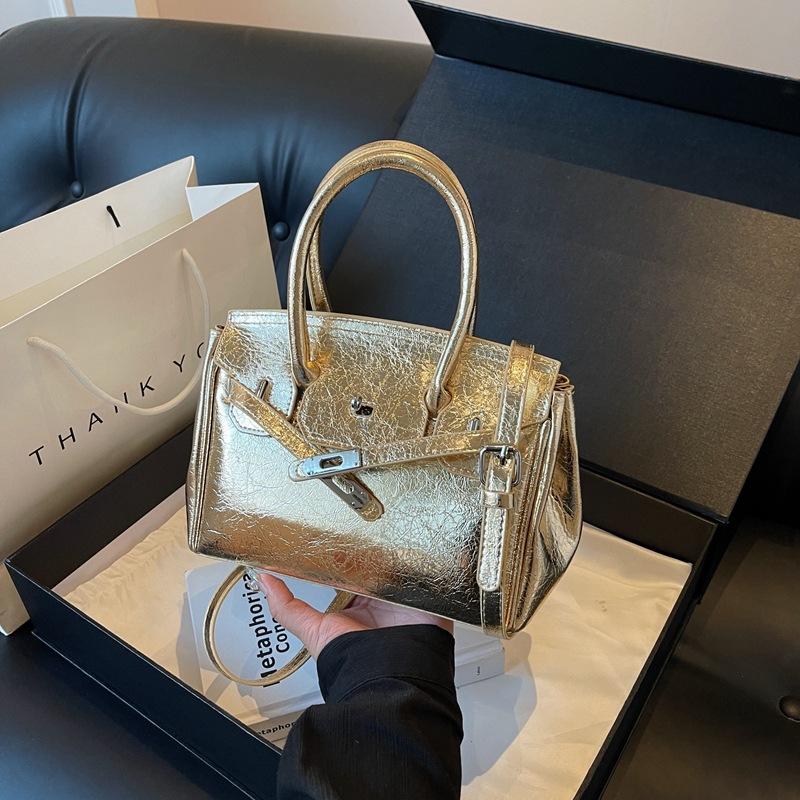 New High-end Fashion Laser Contrasting Platinum Bag Portable Shoulder Diagonal Across the Trend