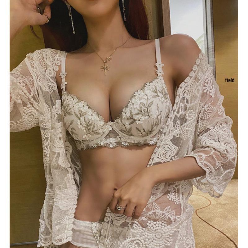 Soft Embroidered Underwire Bra Set for Small Chests - Padded, Shaping & Adjustable