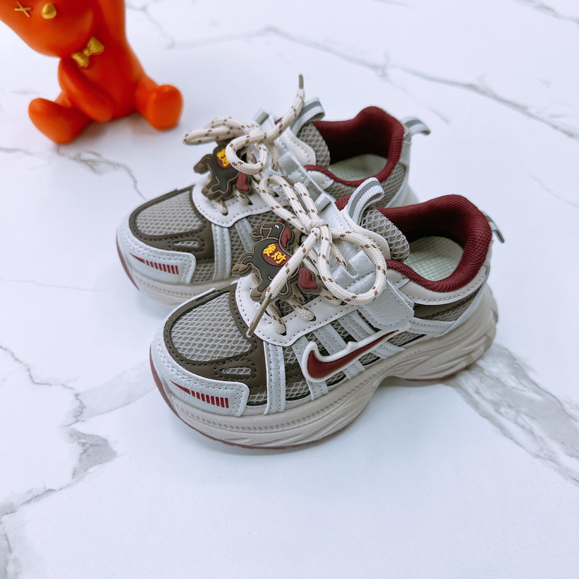 2026 Spring Boys  Double Mesh Breathable Velcro Dad Sneakers Size 29, inner length 18 CM