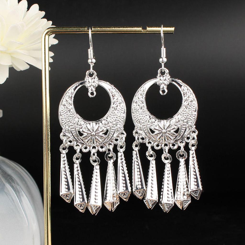 Retro Miao Silver Tassel Earrings: Ethnic Yunnan Long Dangle Women's Jewelry