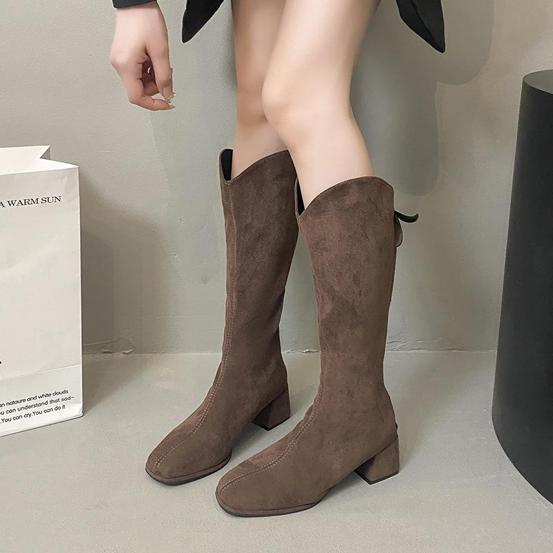 

Ботильоны на толстом каблуке из замши с квадратным носком женские 2025 осень и зима новая корейская версия тонкие с V-образным вырезом высокие ботинки средний каблук модные ботинки 40 коричневый