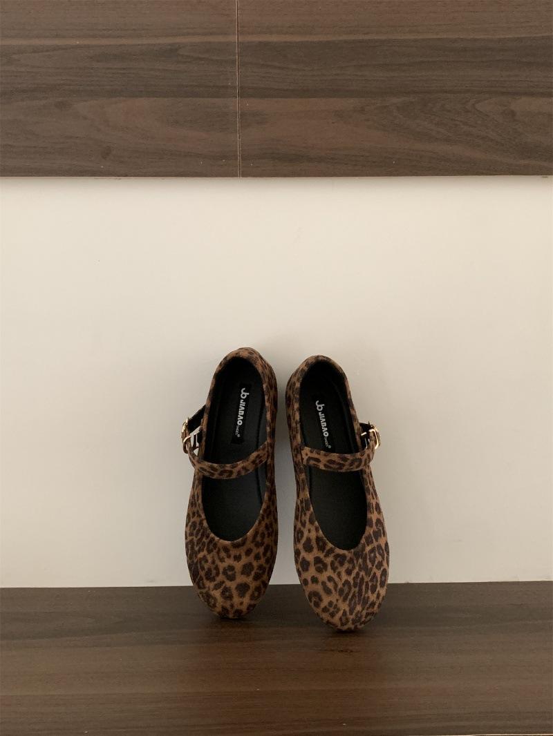 

French retro leopard print light mouth flat-soled single shoes women s 2025 new models are not tired of feet with ballet Mary Jane shoes 39 леопард друку кольору